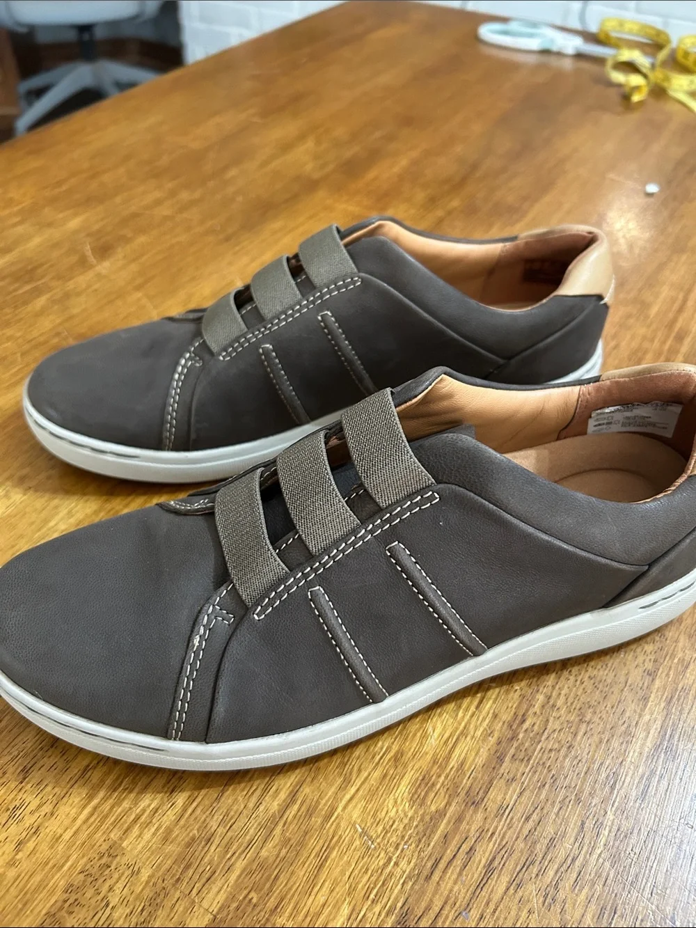 Clarks Women’s Slip-On Dark Olive Leather Loafers New Without Tags